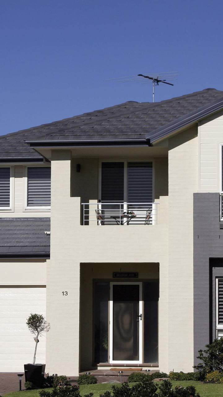 Contemporary two story house in Keilor East